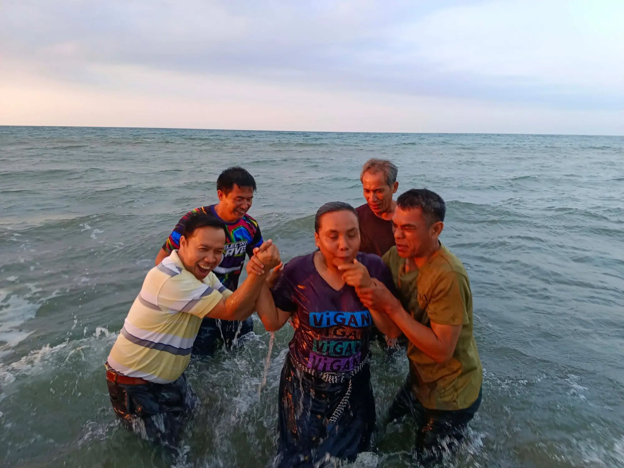 First believer being baptized in Pamplona